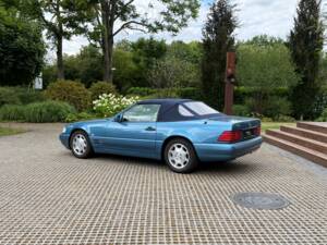 Image 3/24 of Mercedes-Benz SL 280 (1996)