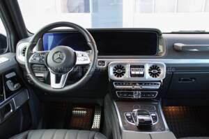 Image 16/32 of Mercedes-Benz G 500 (LWB) (2023)