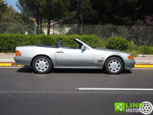 Image 18/50 de Mercedes-Benz 300 SL-24 (1992)