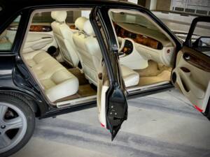 Bild 17/19 von Jaguar XJR 4.0 (1998)