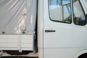 Image 25/43 of Mercedes-Benz T1 208 (1981)