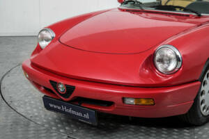 Immagine 18/50 di Alfa Romeo 2.0 Spider (1991)