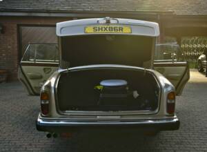 Image 19/50 of Rolls-Royce Silver Shadow II (1977)