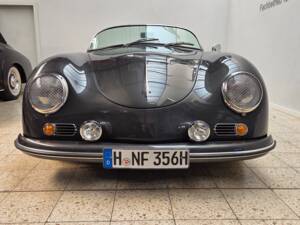 Afbeelding 2/38 van Porsche 356 Carrera Speedster Tribute (1970)