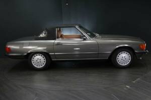 Image 45/50 de Mercedes-Benz 420 SL (1987)
