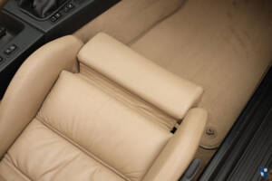 Bild 23/83 von BMW 325i (1990)
