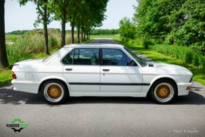 Image 32/51 of BMW M 535i (1985)