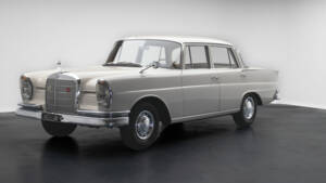 Bild 2/12 von Mercedes-Benz 220 SE b (1962)