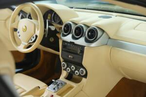 Bild 30/50 von Ferrari 612 Scaglietti (2005)