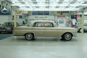 Image 16/50 of Mercedes-Benz 300 SE (1964)