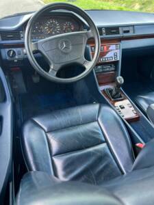 Bild 5/79 von Mercedes-Benz 200 CE (1993)