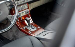 Image 27/47 of Mercedes-Benz SL 280 (1996)