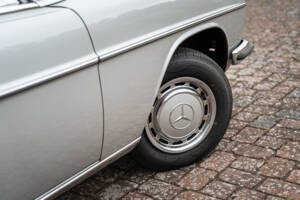 Afbeelding 2/63 van Mercedes-Benz 230&#x2F;6 (1974)