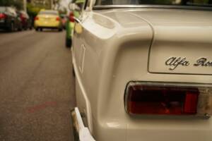 Image 9/100 of Alfa Romeo Giulia Nuova Super 1300 (1977)