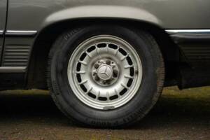 Image 14/50 of Mercedes-Benz 280 SL (1985)