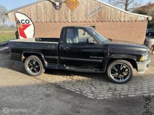 Image 3/34 of Dodge Ram 1500 (1998)