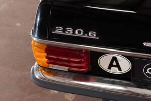 Image 27/64 of Mercedes-Benz 230/6 LWB (1976)