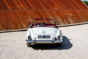 Image 6/33 de Mercedes-Benz 190 SL (1959)