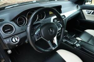 Image 45/50 of Mercedes-Benz C 63 AMG (2012)