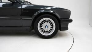 Image 10/15 de BMW 320i (1990)