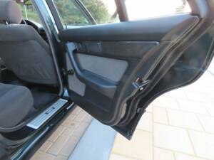 Image 8/8 of BMW 525i Touring (1995)