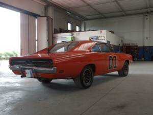 Image 7/50 of Dodge Charger 383 (1969)