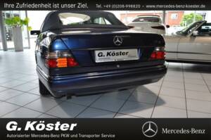 Image 7/13 of Mercedes-Benz E 220 (1995)