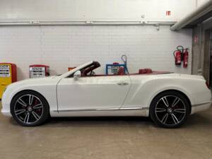 Image 17/20 of Bentley Continental GTC V8 (2012)