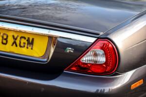 Image 24/41 of Jaguar XJR (2008)