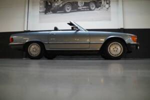Image 22/41 of Mercedes-Benz 500 SL (1986)