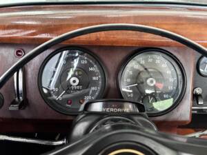 Image 25/38 of Jaguar Mk II 2.4 (1968)