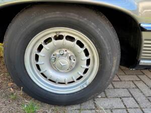 Bild 36/200 von Mercedes-Benz 380 SLC (1980)