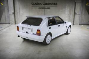 Image 54/93 of Lancia Delta HF Integrale Evoluzione I (1992)