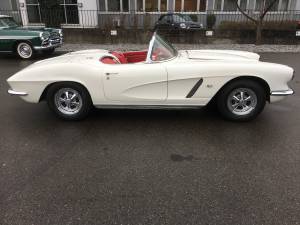 Image 4/25 of Chevrolet Corvette (1962)