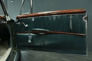 Bild 28/49 von Mercedes-Benz 220 SE (1960)