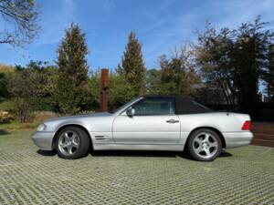Image 4/29 de Mercedes-Benz SL 280 (1996)