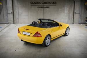 Image 33/100 de Mercedes-Benz SLK 230 Kompressor (1999)
