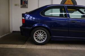 Image 30/33 of BMW 323ti Compact (1999)