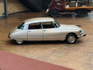 Bild 8/32 von Citroën DS 21 Pallas (1971)