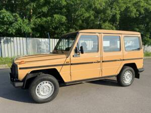 Image 3/8 de Mercedes-Benz 230 G (long) (1983)