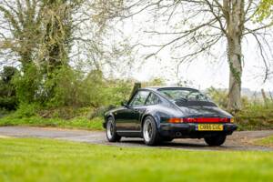 Image 36/50 of Porsche 911 Carrera 3.2 (1985)