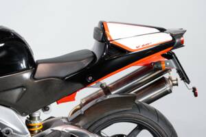 Image 28/50 of Aprilia RSV 1000 V60 (1999)