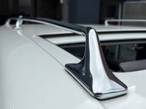 Image 26/66 of Mercedes-Benz 200 T (1984)