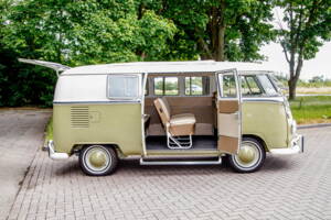 Image 6/8 of Volkswagen T1 minibus (1965)