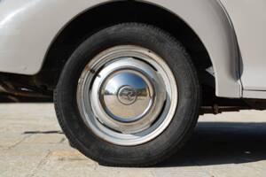 Image 23/50 of Morris Minor 1000 (1958)
