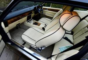 Immagine 39/50 di Aston Martin V8 EFi (1989)