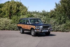 Bild 22/44 von Jeep Grand Wagoneer (1988)