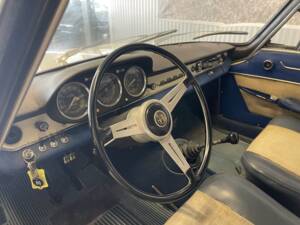 Image 7/23 of Alfa Romeo 2000 Spider (1961)