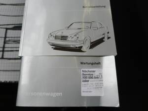 Image 4/33 of Mercedes-Benz E 230 (1995)