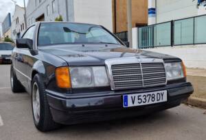 Image 2/11 of Mercedes-Benz 300 CE (1991)